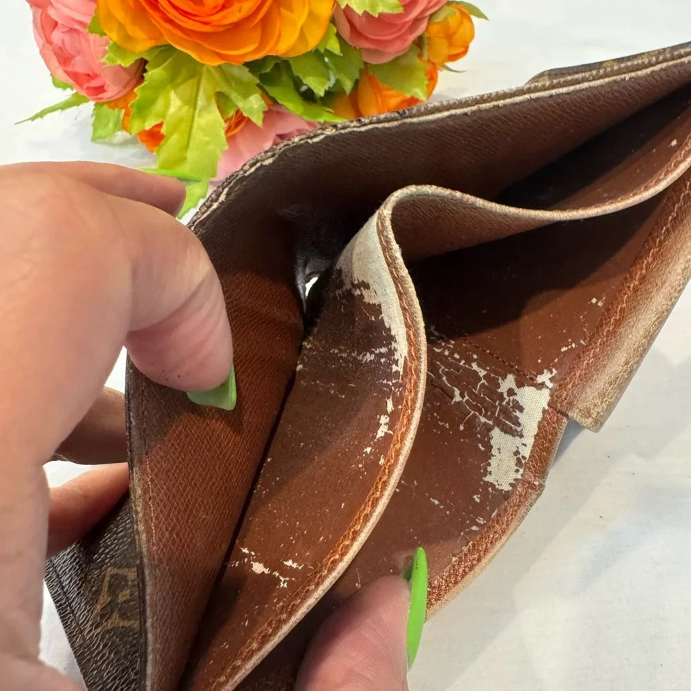 Authentic Louis Vuitton men’s wallet - Picture 11 of 12